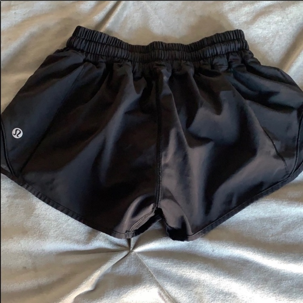 Black lulu 2.5 shorts
